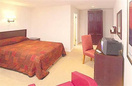 Hotel St Lawrence Luton  Dış mekan fotoğraf